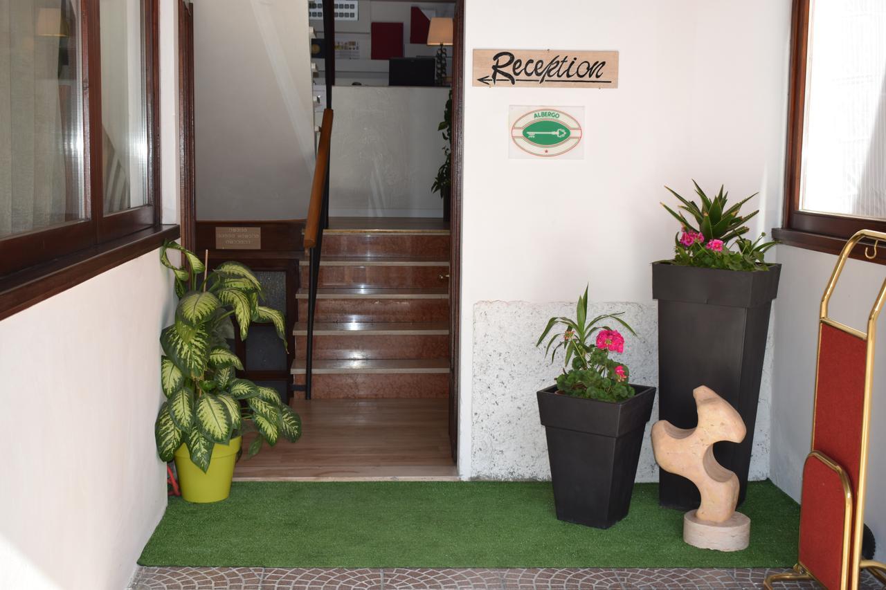 Albergo Al Pescatore Brenzone sul Garda Buitenkant foto