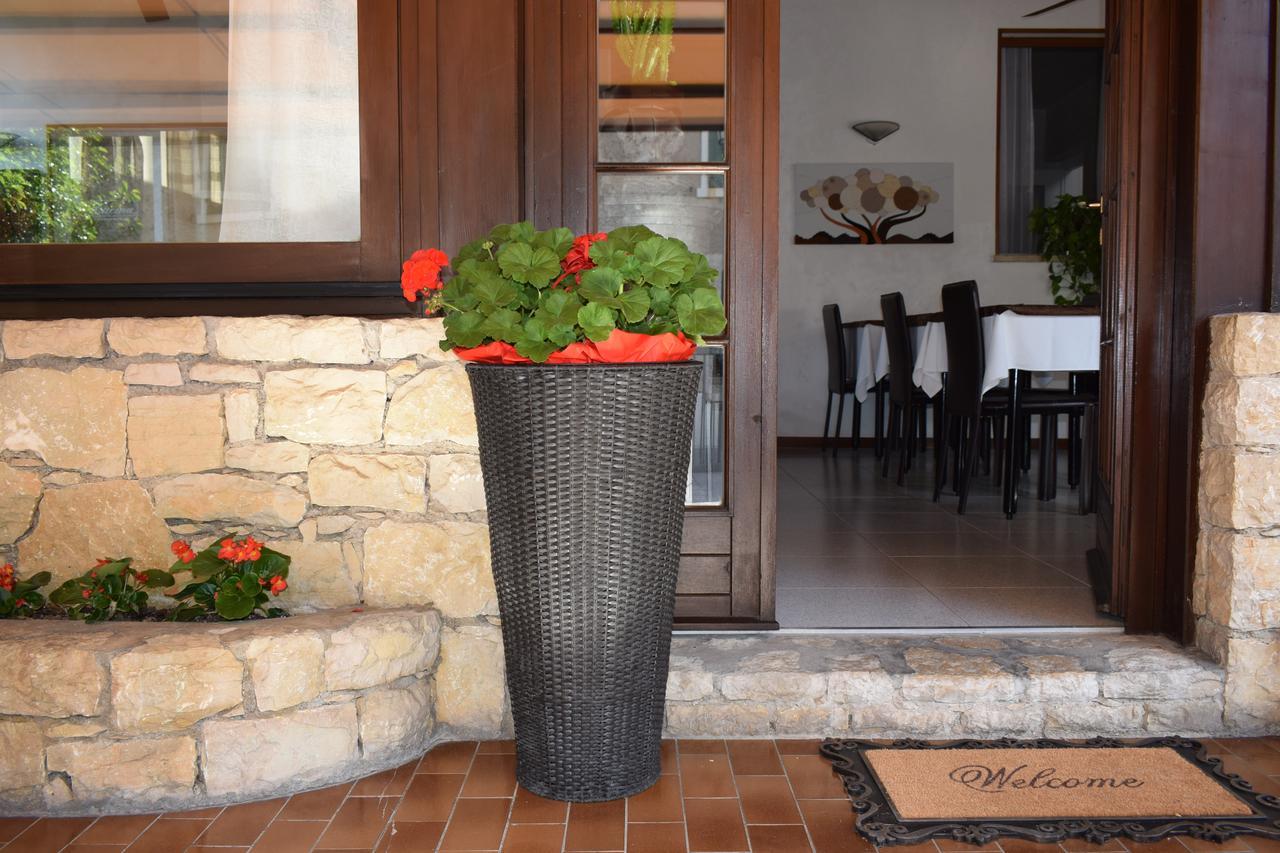 Albergo Al Pescatore Brenzone sul Garda Buitenkant foto