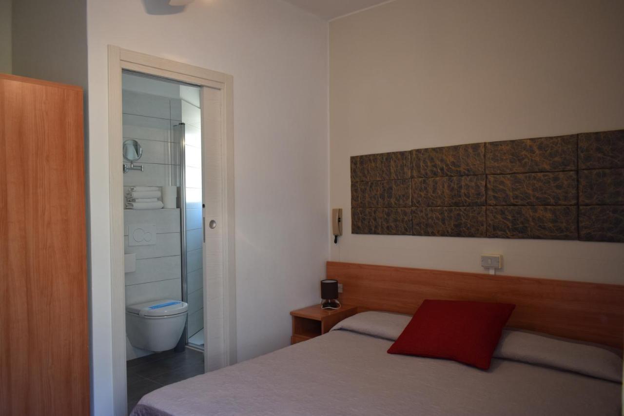 Albergo Al Pescatore Brenzone sul Garda Buitenkant foto