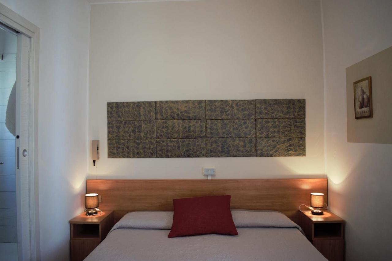 Albergo Al Pescatore Brenzone sul Garda Buitenkant foto