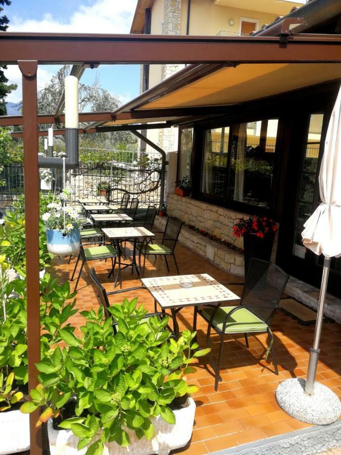 Albergo Al Pescatore Brenzone sul Garda Buitenkant foto